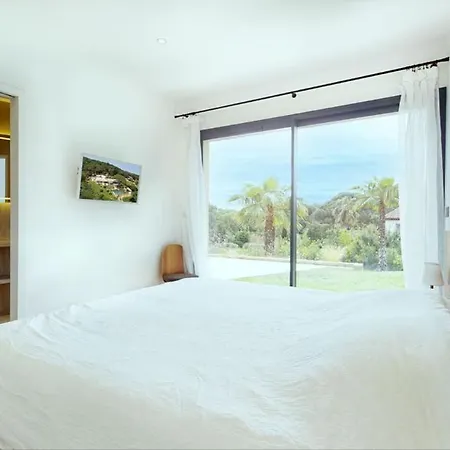 Luxury For 14 People With Swimming Pool * Ramatuelle
