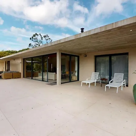 Luxury For 14 People With Swimming Pool
