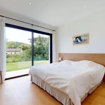 Semesterbostad Luxury For 14 People With Swimming Pool